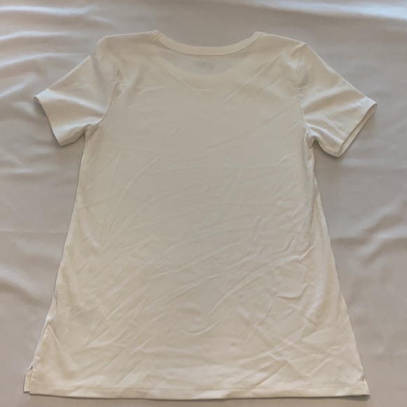 OLD NAVY Medium White T-Shirt - Picture 3 of 3